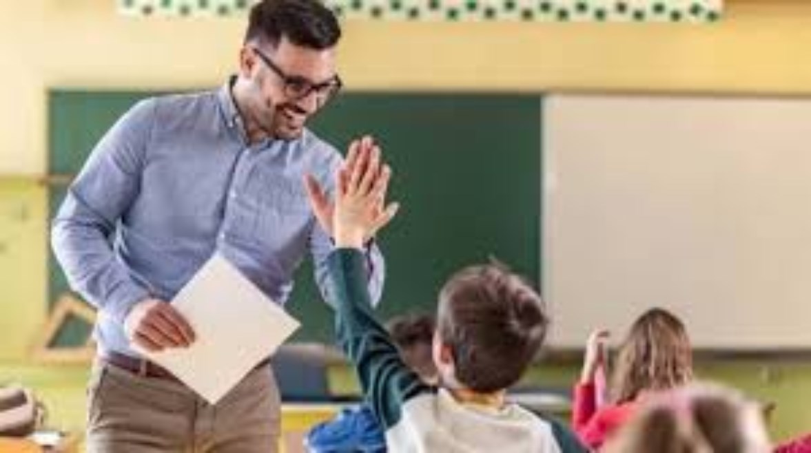  مسابقة مساعد معلم دراسات اجتماعية