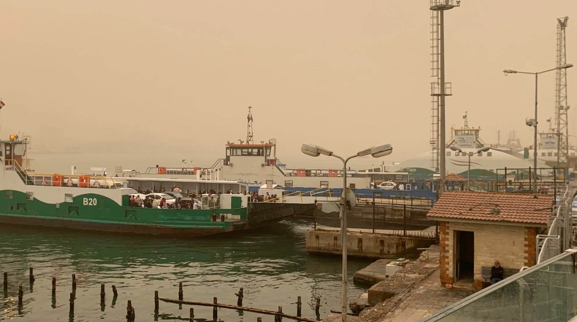 بورفؤاد تختفي خلف العاصفة