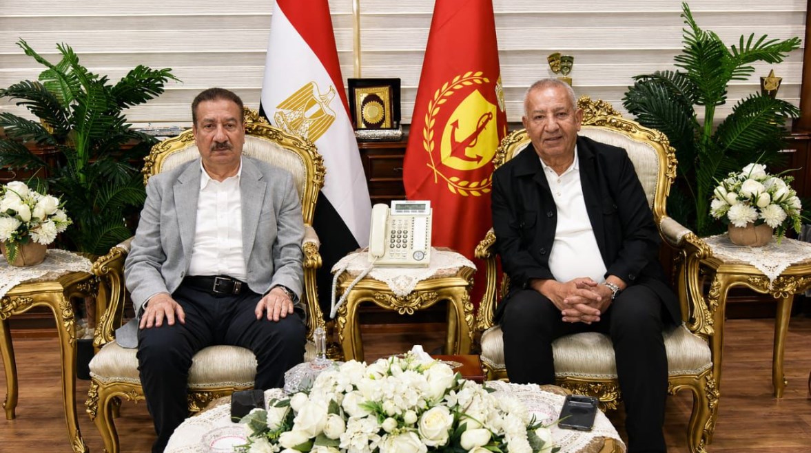 محافظ بورسعيد يتحرك استجابة لمطالب الجماهير.. اجتماع عاجل مع كامل أبو علي لتسريع افتتاح استاد المصري