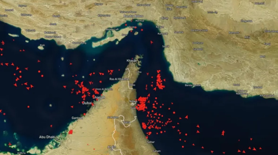 ماذا يعني فرض الحصار الملاحي على مضيق هرمز وتأثيره على أسعار النفط عالميًا