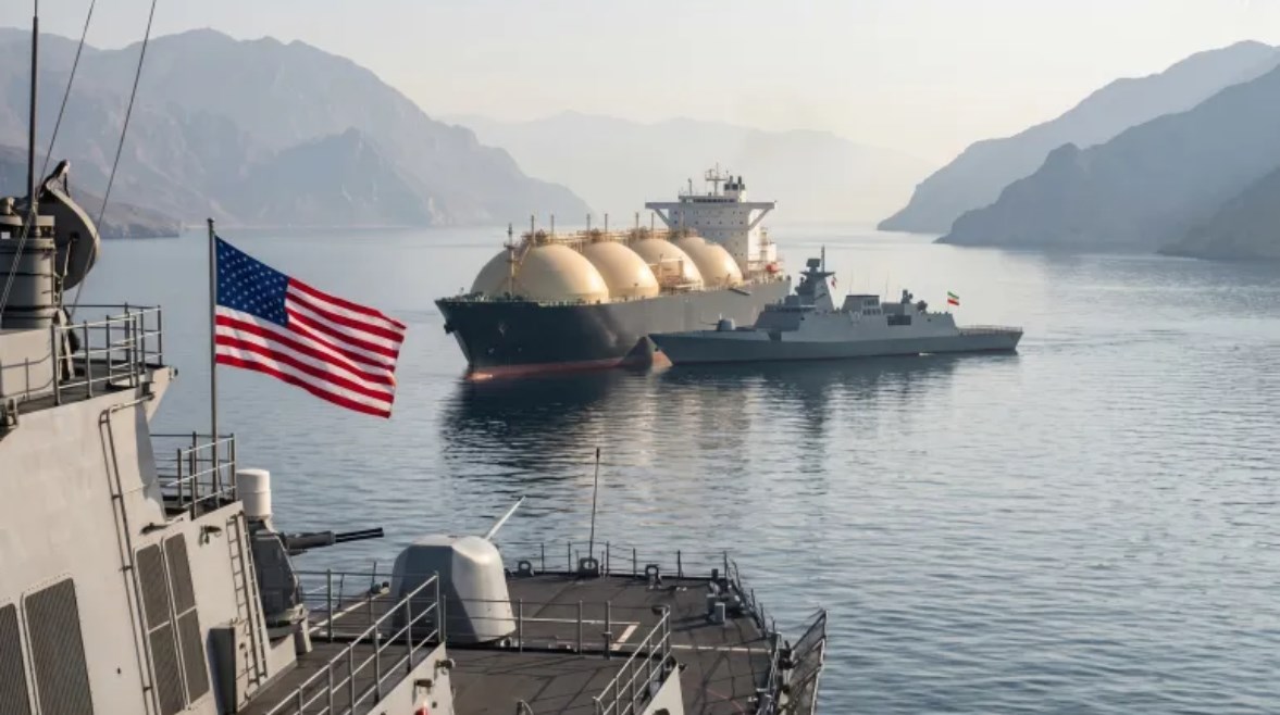 واشنطن ترد علي فيديو طهران وتبث لقطات إعتراض ناقلات أمريكية لسفن النفط  الإيرانية في مضيق هرمز ضمن عمليات حق الزيارة