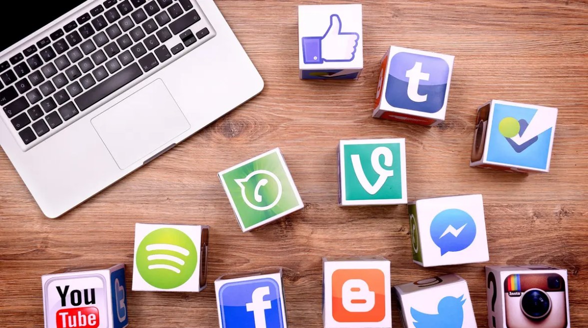 السوشيال ميديا