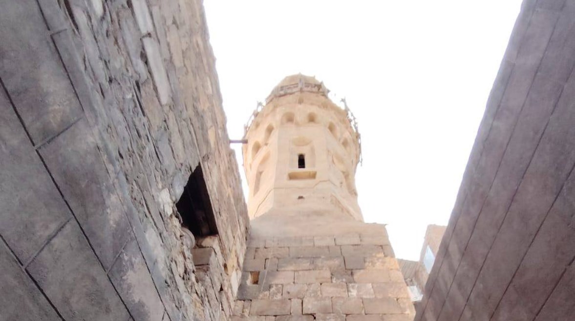 انهيار جزئي وميل بمئذنة مسجد "جوهر المعيني"