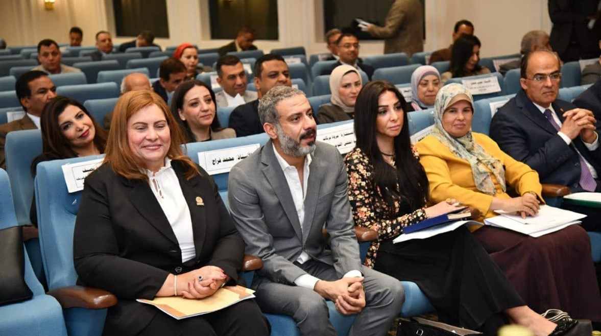 خلال اجتماع لجنة التضامن الاجتماعي