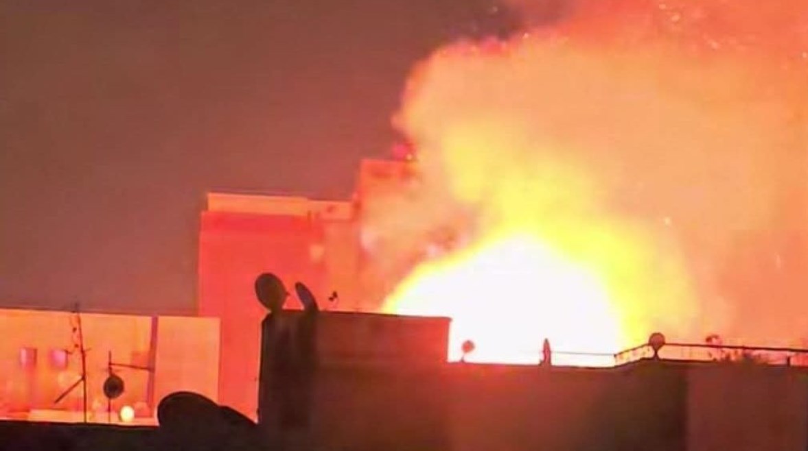 جانب من الحريق 