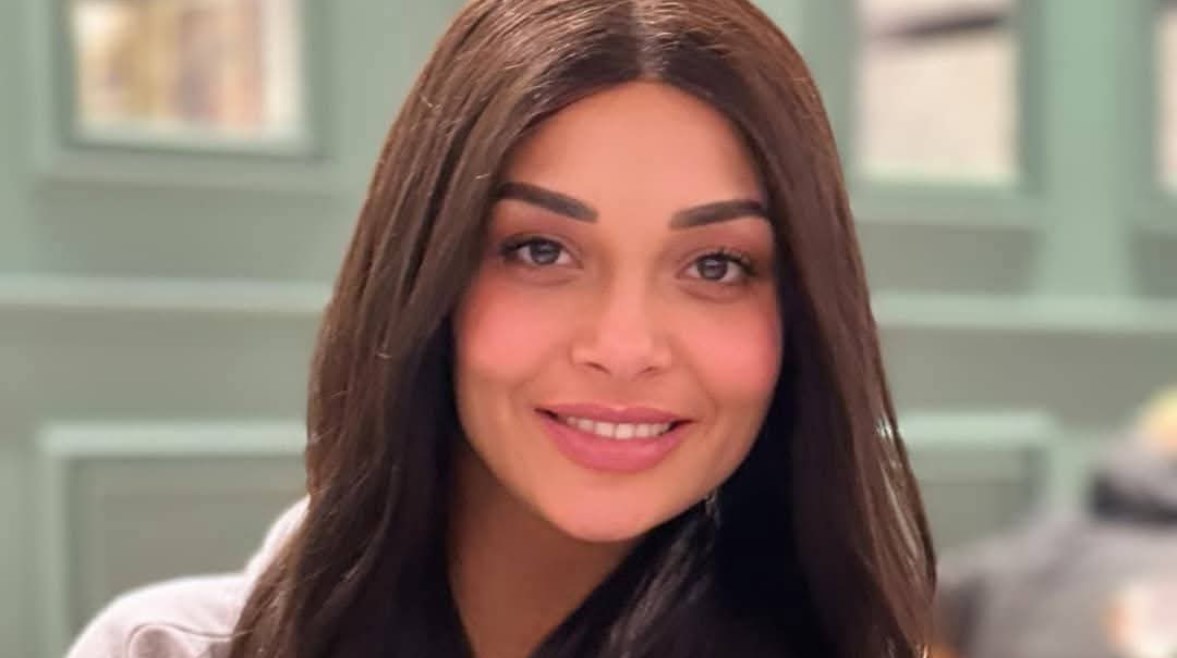 الفنانة هالة سرور