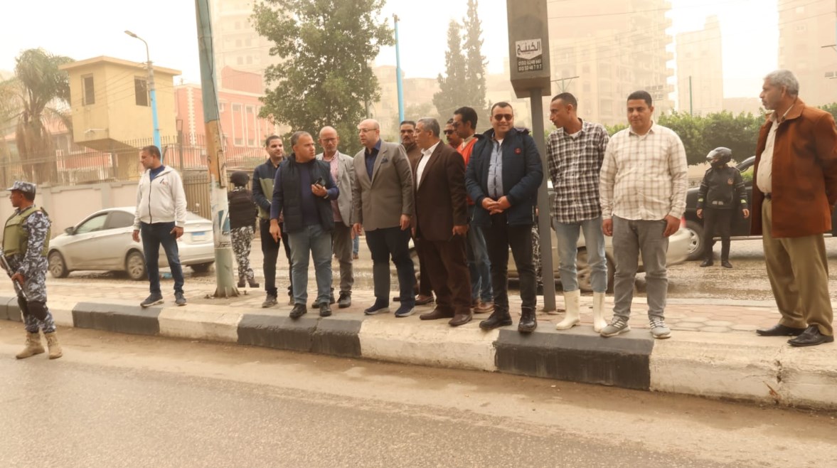 محافظ الفيوم محمد غنيم ورئيس شركة المياه والصرف الصحي وليد سعيد