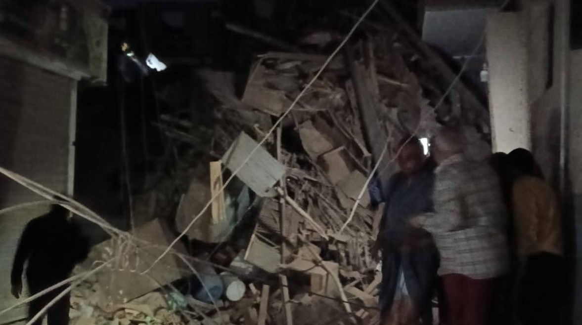 صورة للعقار عقب الانهيار 