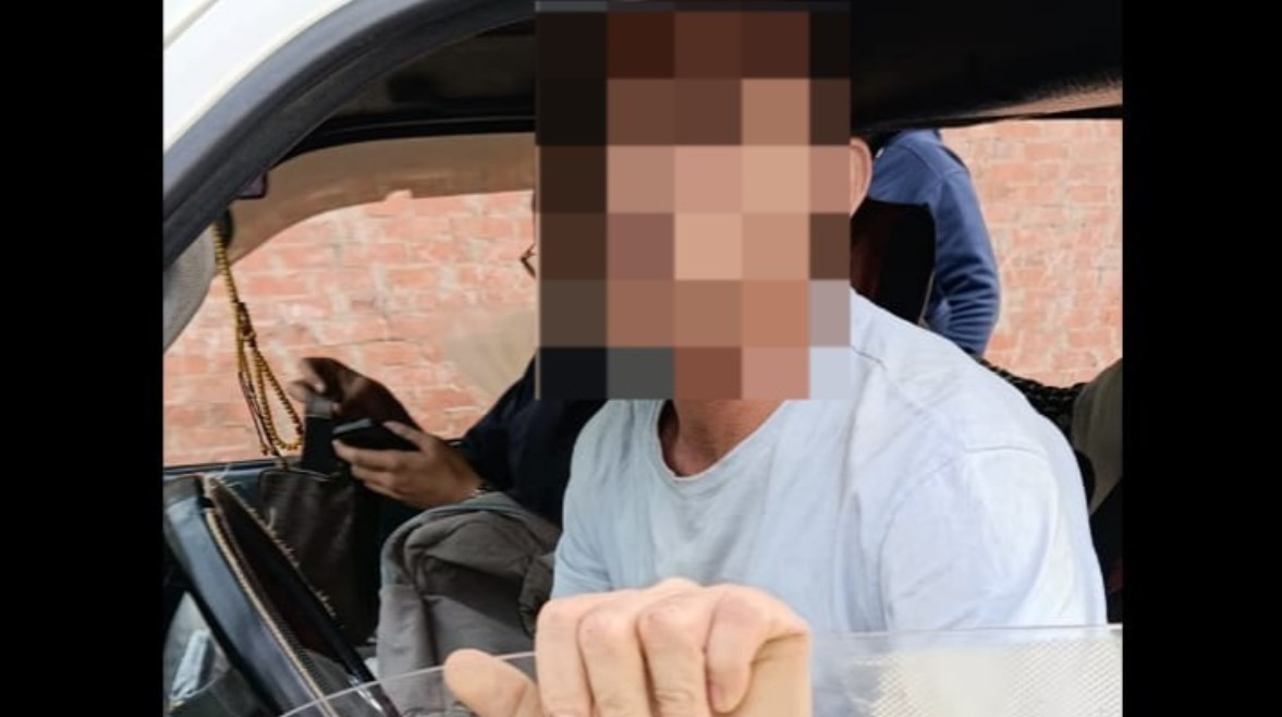 قائد السيارة الميكروباص 