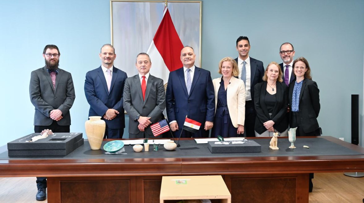 استلام القطع الأثرية