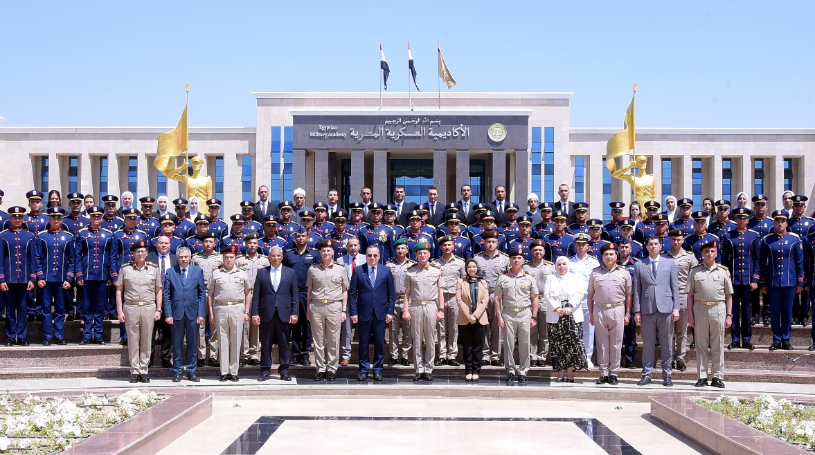 صورة تذكارية على هامش توقيع البروتوكول