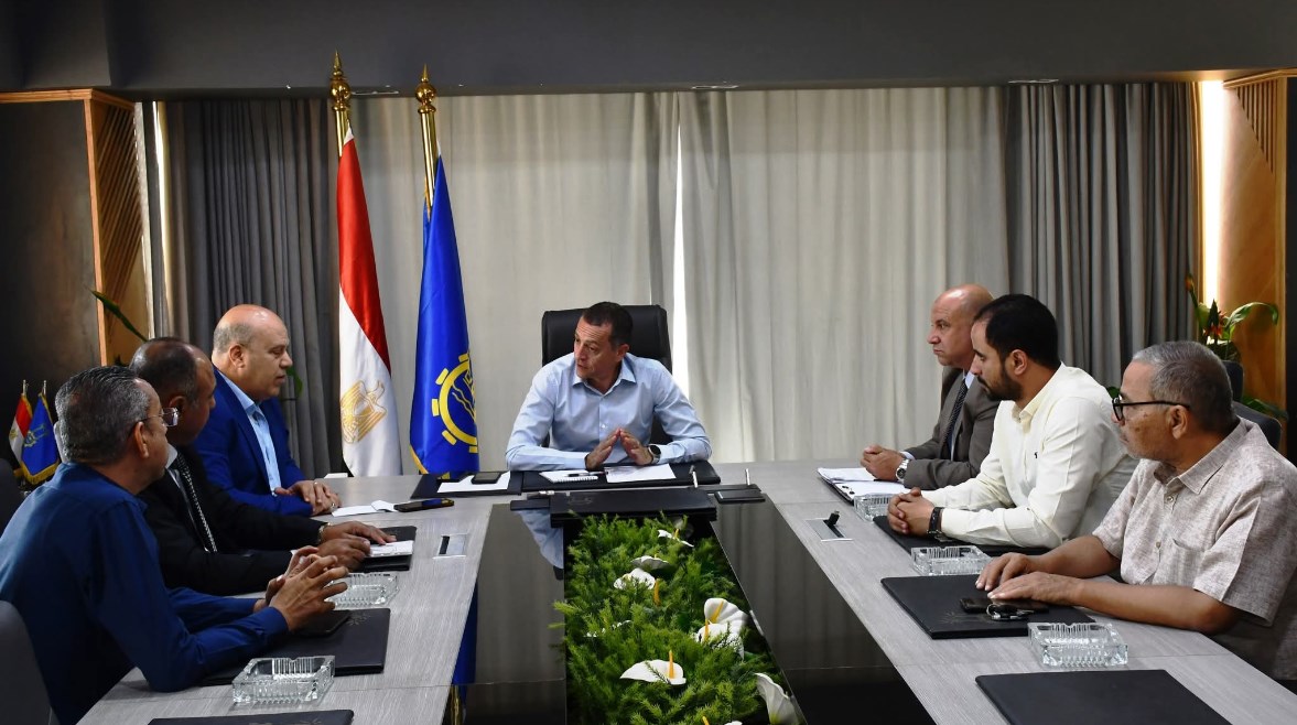 محافظ أسوان ..  إعتماد وزارة التخطيط مبلغ 220 مليون جنيه لإستكمال مشروع الإحلال والتجديد  لمساكن المغتربين بقرى نصر النوبة