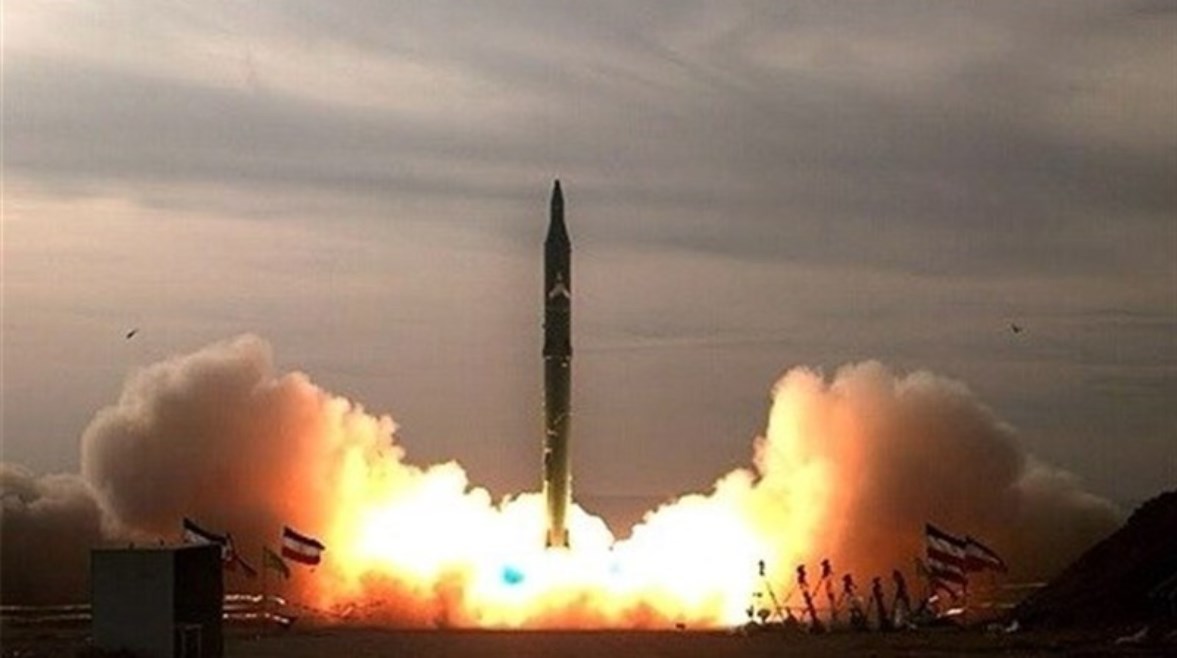 الحرس الثوري الإيراني يعلن إطلاق أكثر من 100 صاروخ ومسيّرة ضمن "الوعد الصادق 4"