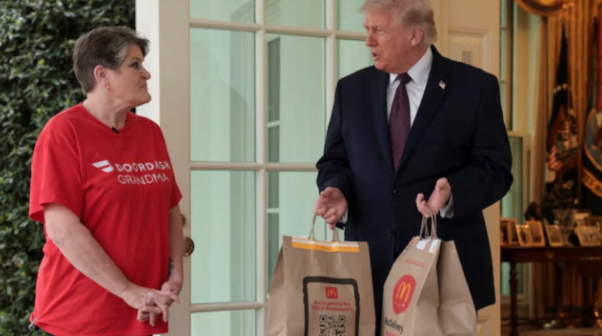 ترامب يطلب وجبات سريعة من ماكدونالدز