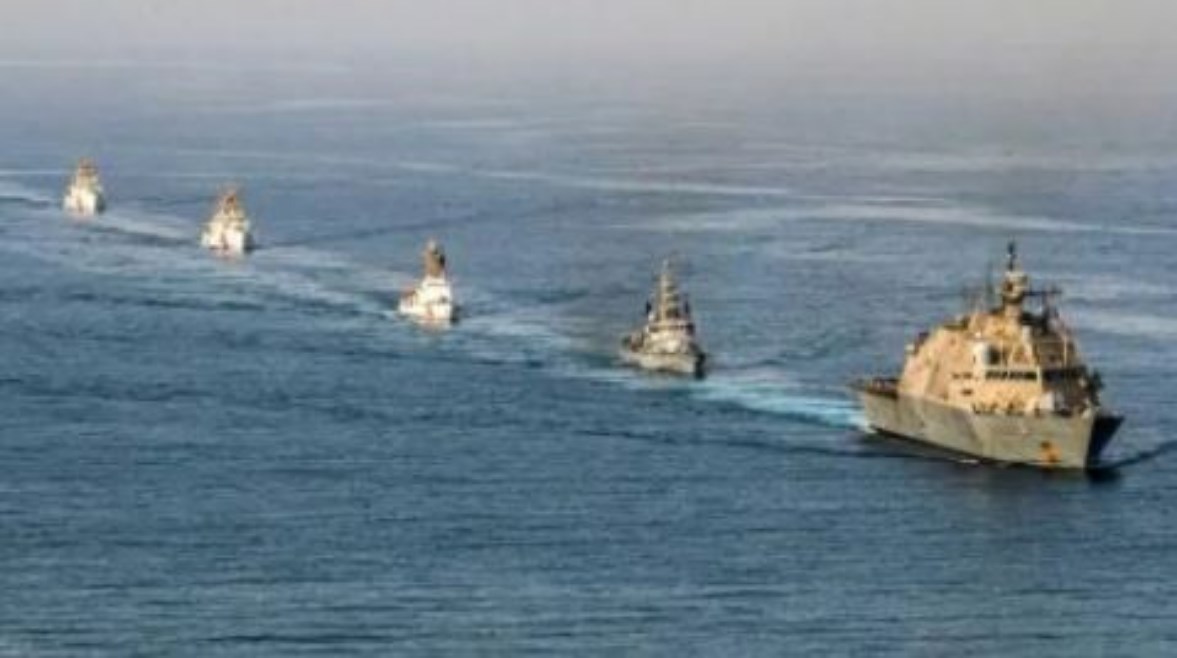 سفن حربية أمريكية في مضيق هرمز (أرشيفية)
