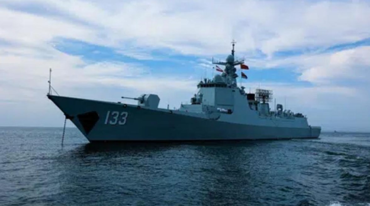 الصين تنشر سفينة حربية متطورة في المحيط الهادئ 