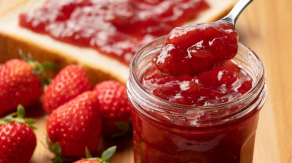 طريقة عمل مربى الفراولة في المنزل