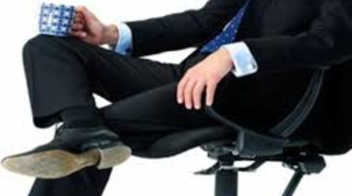 الجلوس في المكتب 