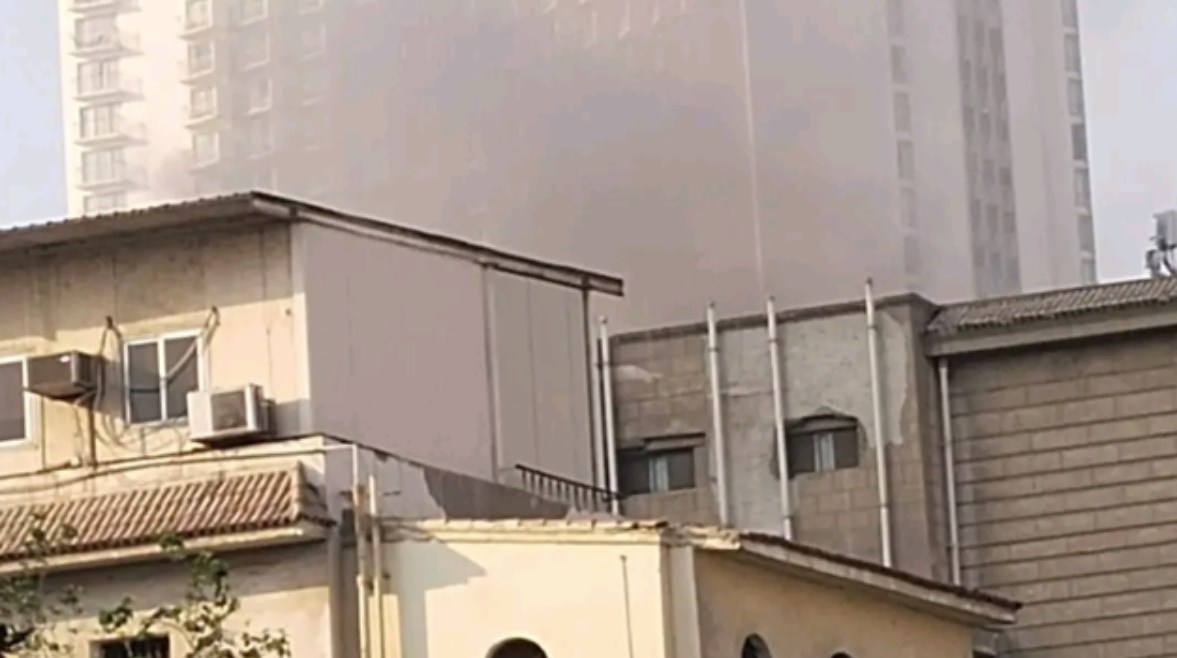 جانب من الحريق