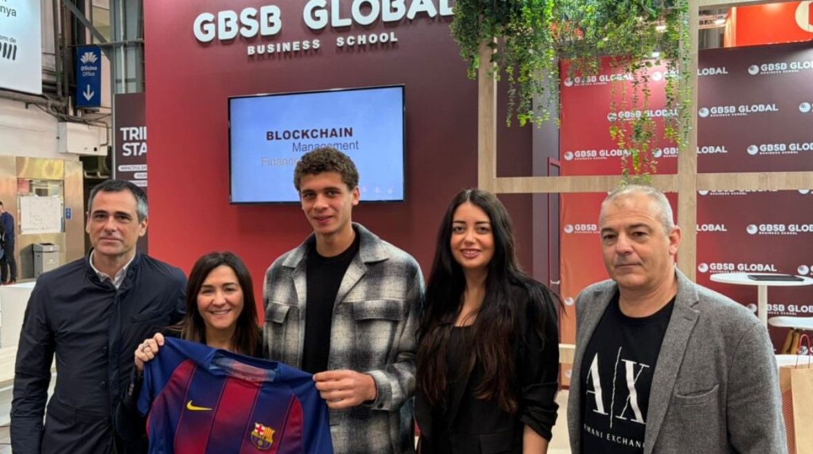 حمزة عبد الكريم 