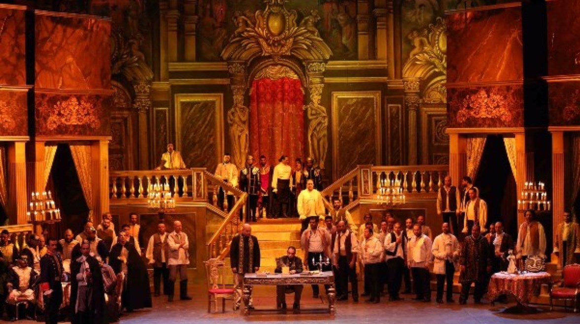  أوبرا تنكرية على مسرح دار الأوبرا