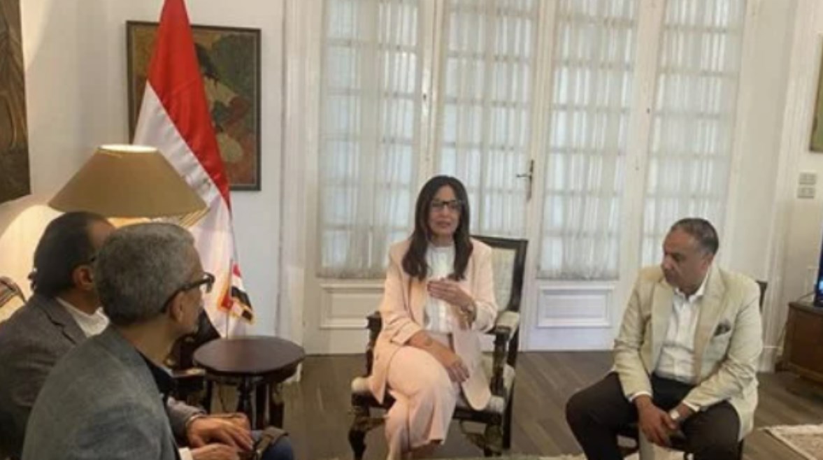 وزيرة الثقافة 