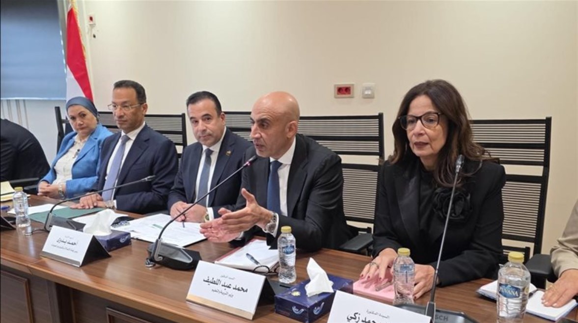 جانب من اجتماع اللجنة