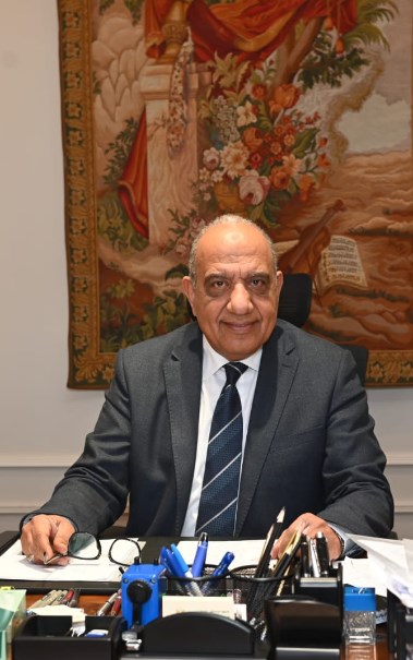 وزير الكهرباء والطاقة المتجددة، محمود عصمت