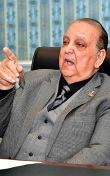  الدكتور نبيل دعبس