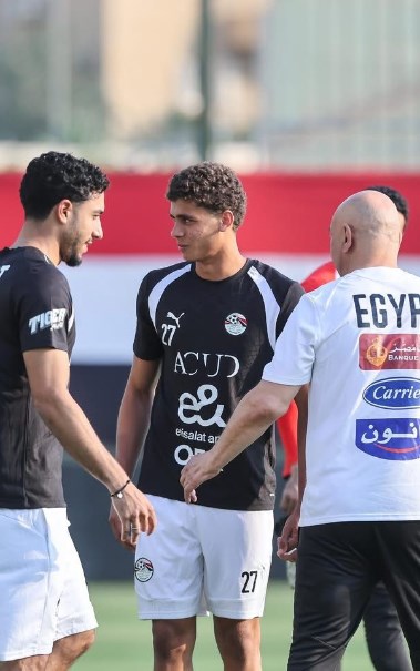 عمر مرموش وحمزة عبدالكريم وحسام حسن 