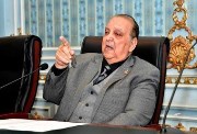  الدكتور نبيل دعبس
