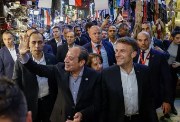 الرئيس السيسي مع الرئيس الفرنسي ماكرون في خان الخليلي