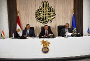 محافظ أسوان يتابع ملف تقننين أراضي الدولة