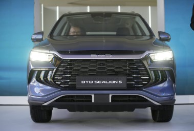 سيارة BYD Sealion 5 