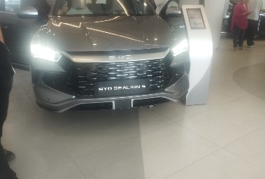 سيارة BYD Sealion 5