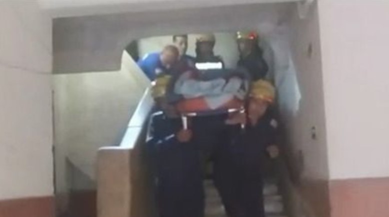 أمن الجيزة ينقل مُسنة للمستشفى
