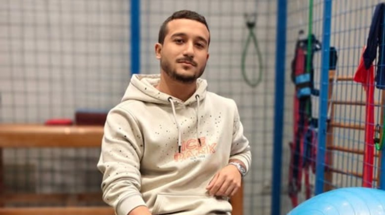 الطالب المصاب أسامة عبدالعزيز