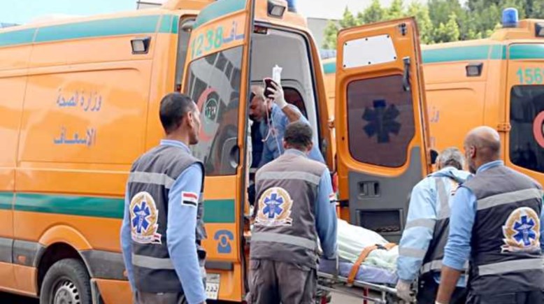 سياة اسعاف تنقل مصابين - أرشيفية