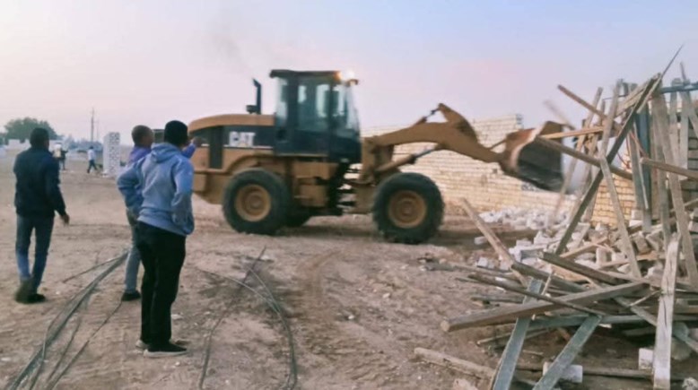 إزالة سوق مخالف على 31 ألف متر ببني مزار 