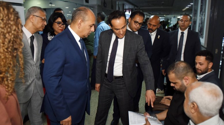 جانب من جولة وزير الاستثمار والتجارة الخارجية