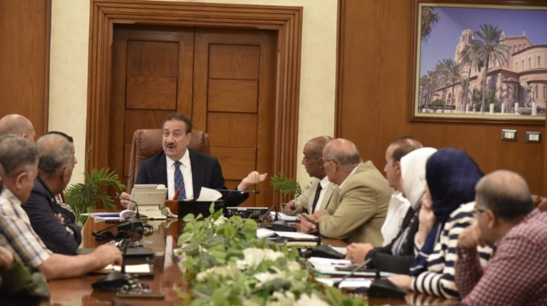 اجتماع اللواء ابراهيم ابو ليمون محافظ بورسعيد بالتنفيذين