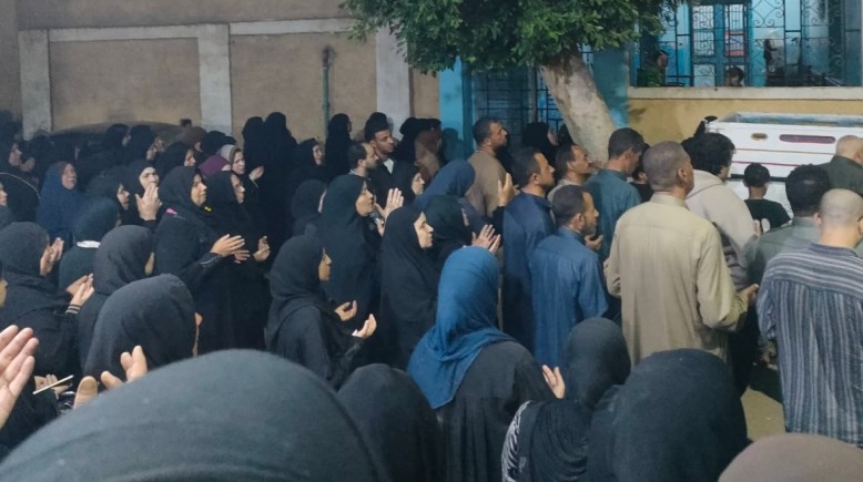 أهالي ضحية قرية الكوم الأحمر 