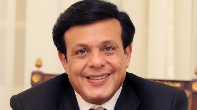  الدكتور محمد حمودة