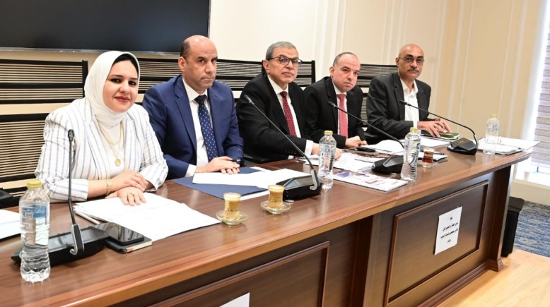 اجتماع لجنة القوى العاملة
