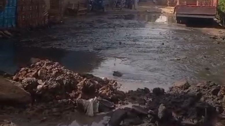 كسر خط طرد صرف صحي 