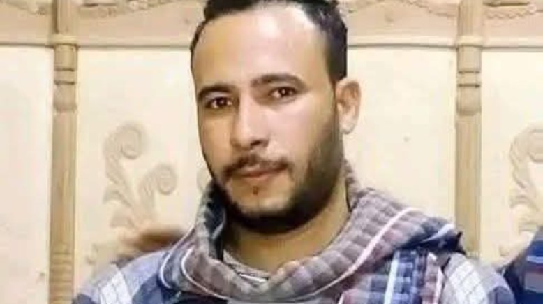 شاب من أبو تشت 