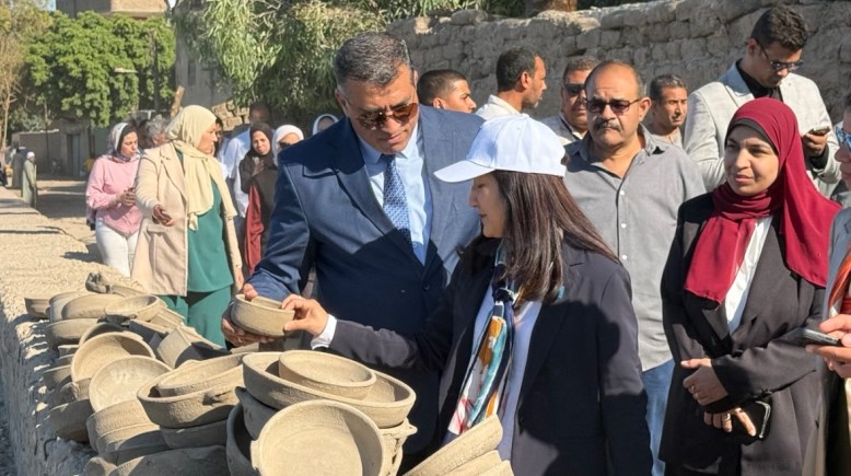 محافظ قنا 