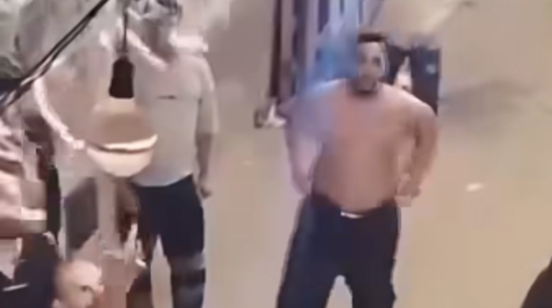 المتهم وجانب من الواقعة 