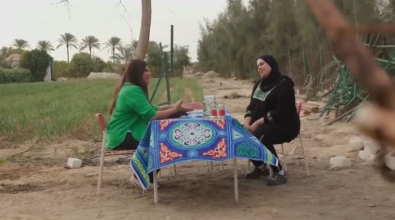 الفنانة هالة صدقي ومساعدتها ببرنامج شكرا مليون 