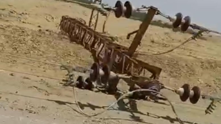 لقطة لـ الأعمدة التي سقطت 